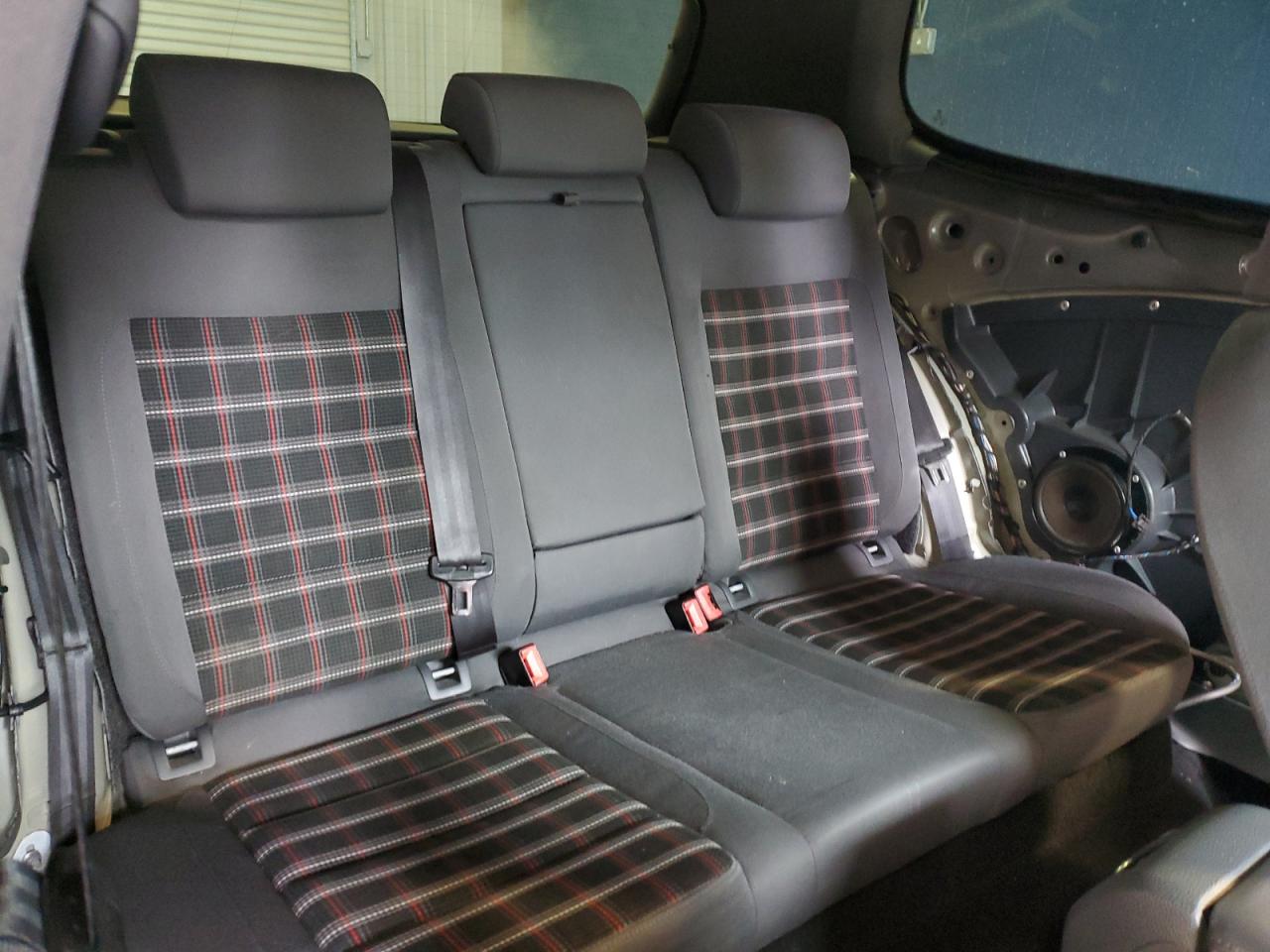 2009 Volkswagen GTI - Image 10