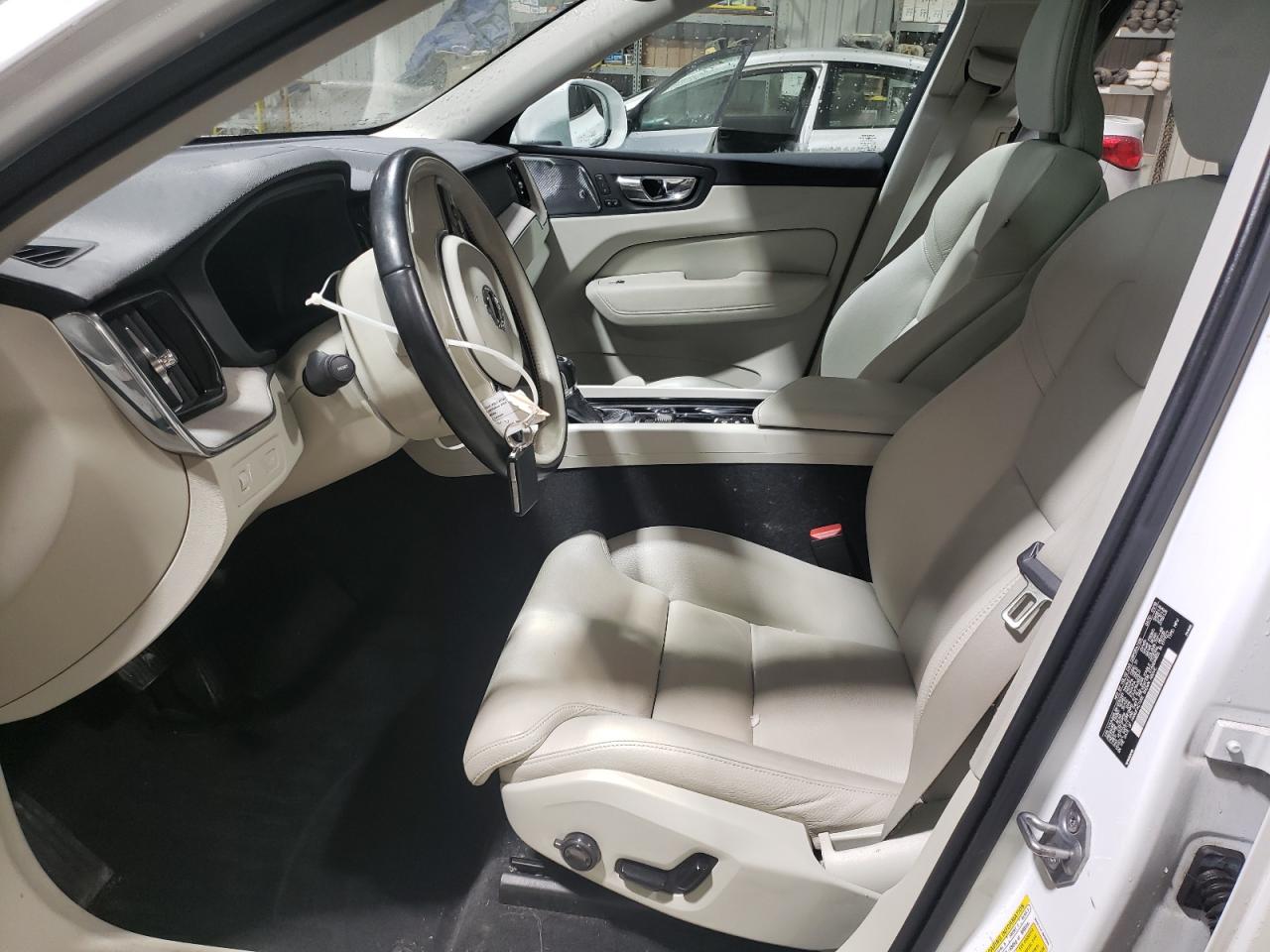 2019 Volvo XC60 - Image 7