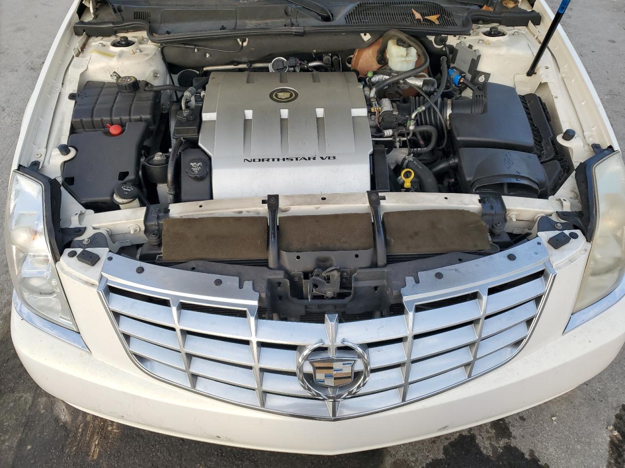 2006 Cadillac DTS - Image 11