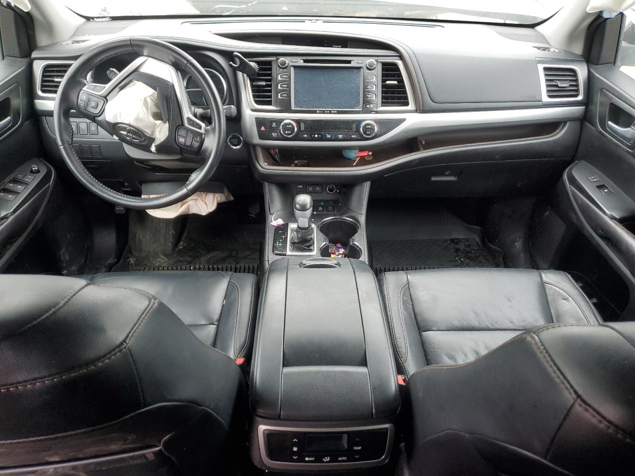 2017 Toyota Highlander - Image 8