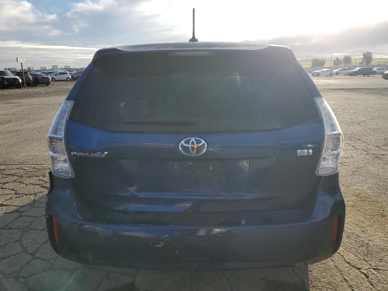 2012 Toyota Prius - Image 6