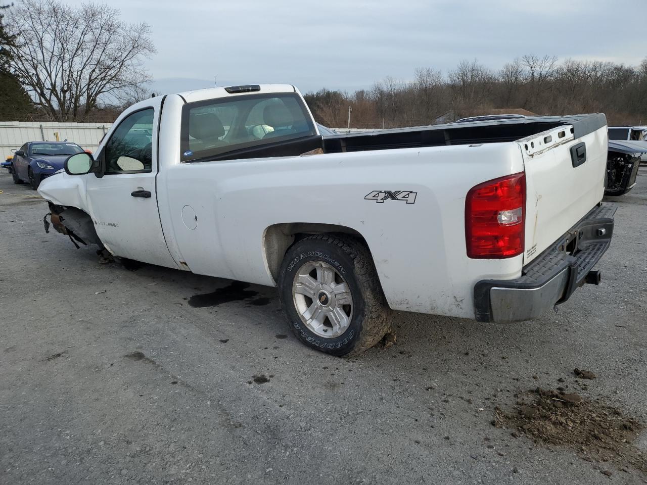 2008 Chevrolet Silverado - Image 2