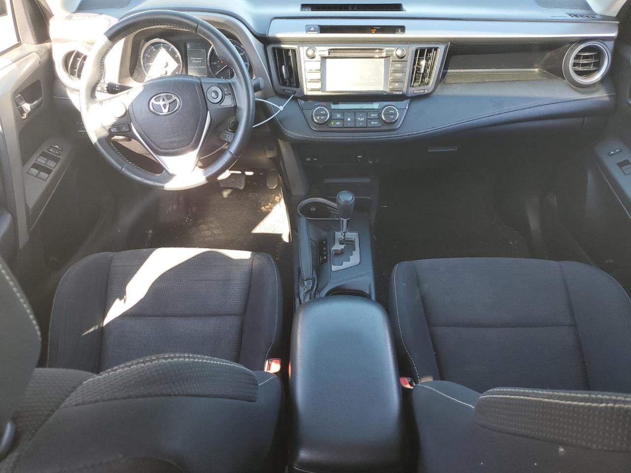 2016 Toyota RAV 4 - Image 8