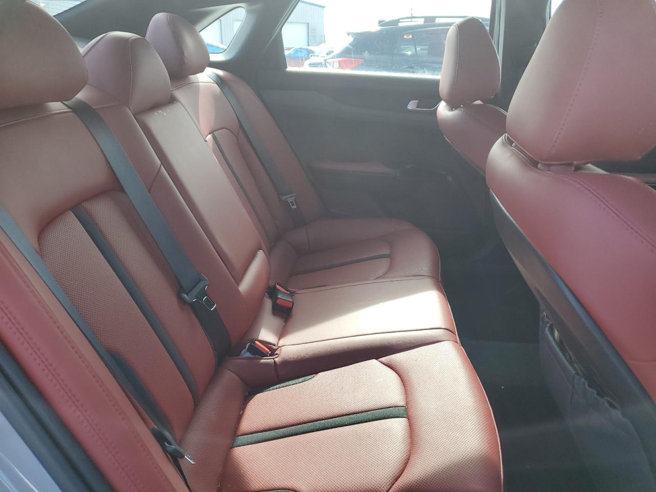 2023 Kia K5 - Image 10