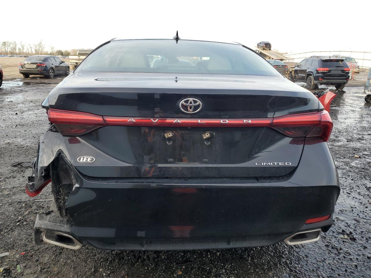 2019 Toyota Avalon - Image 6