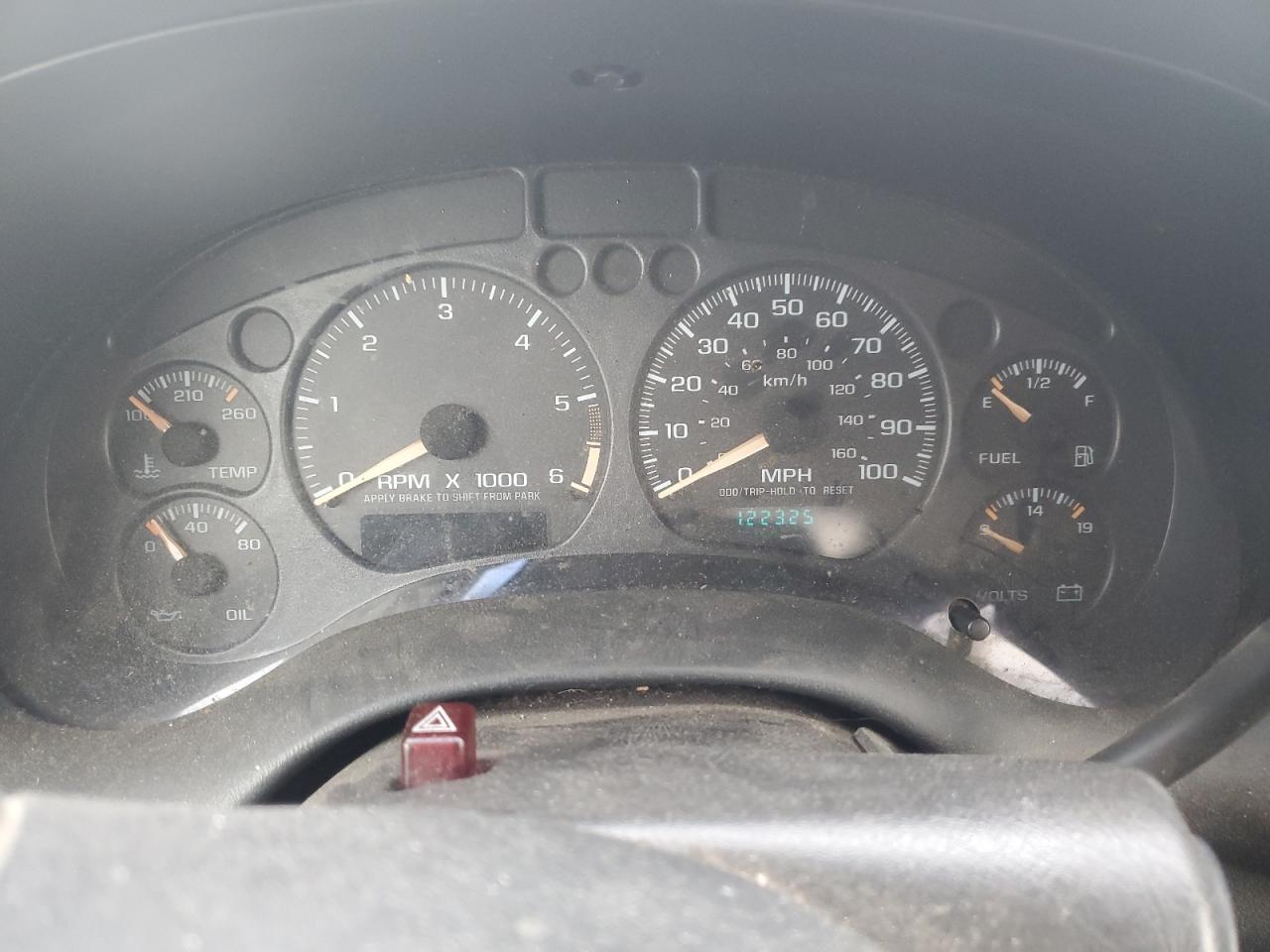 2003 Chevrolet S-10 Pickup - Image 9