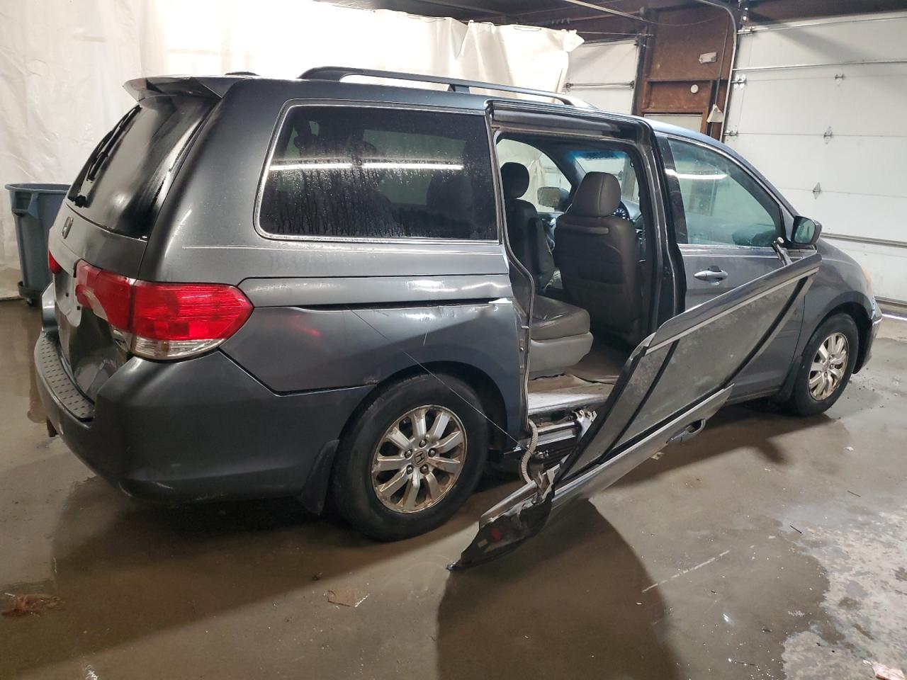 2010 Honda Odyssey - Image 4