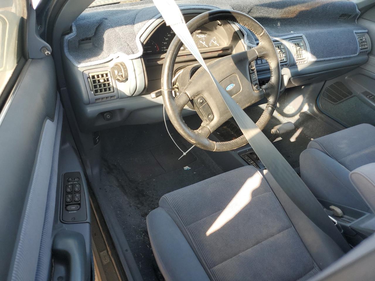 1992 Ford Tempo - Image 8