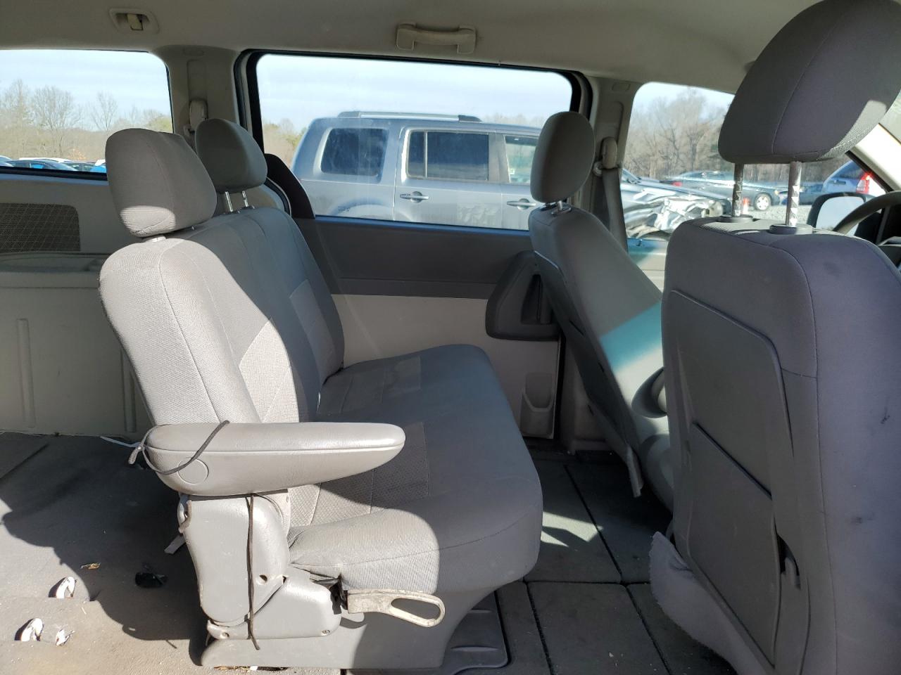 2008 Dodge Caravan - Image 12