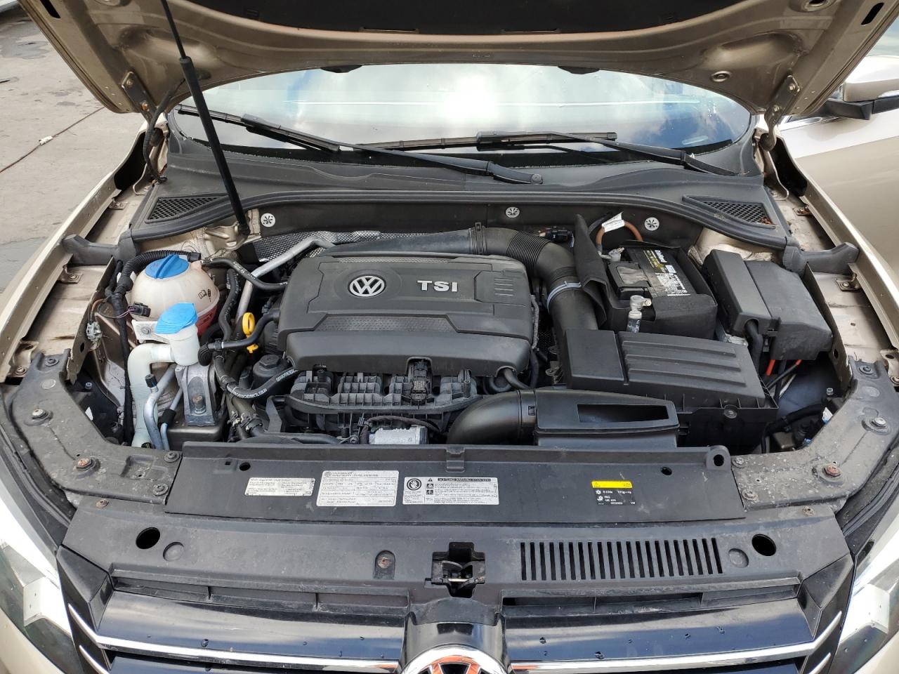 2015 Volkswagen Passat - Image 11
