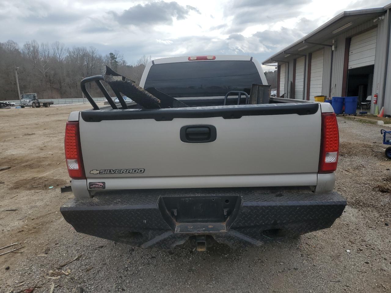 2006 Chevrolet Silverado - Image 6