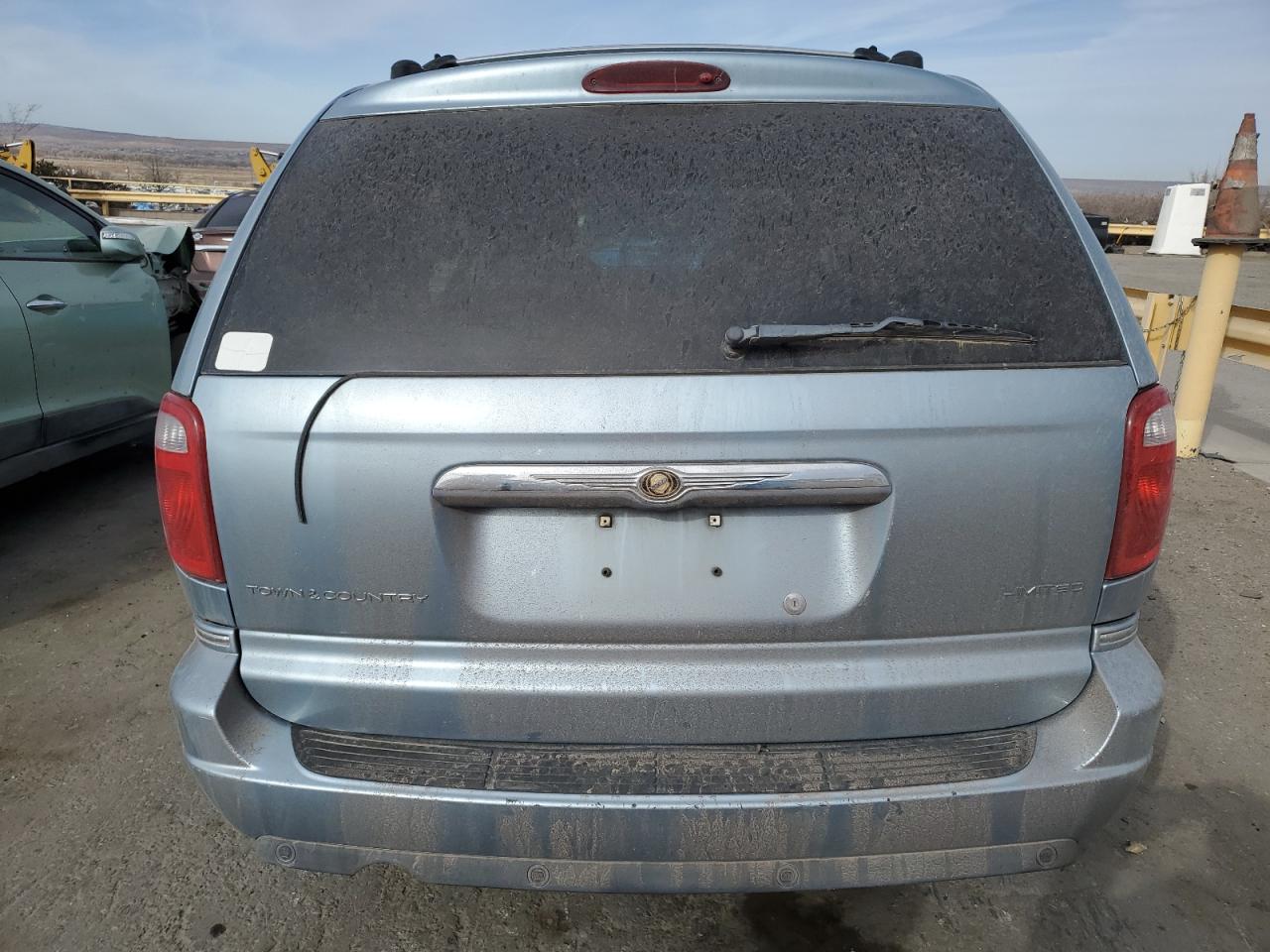2006 Chrysler Town & Country - Image 6