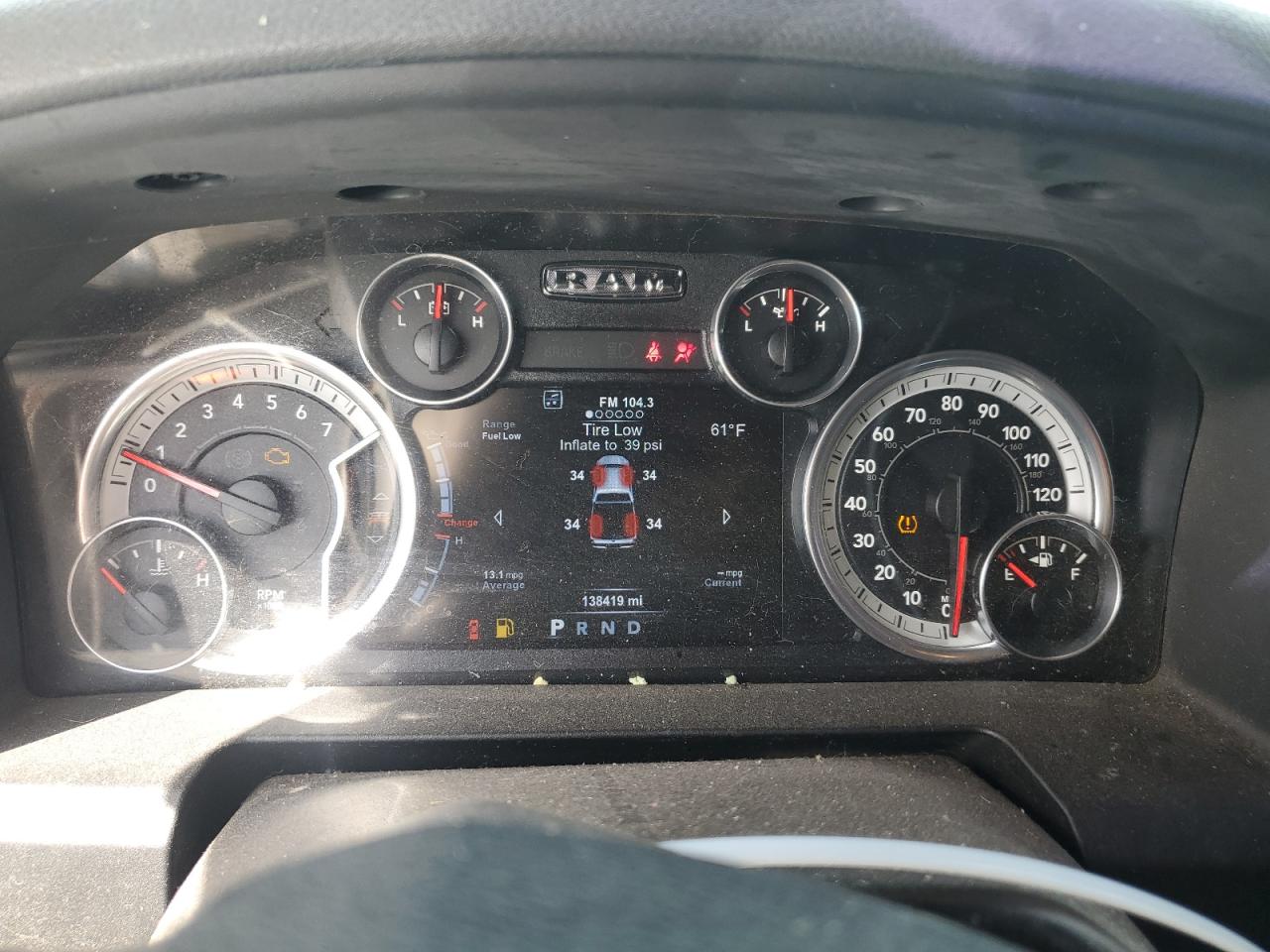 2015 RAM 1500 - Image 9