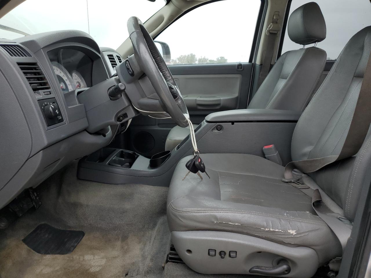 2006 Dodge Dakota - Image 7