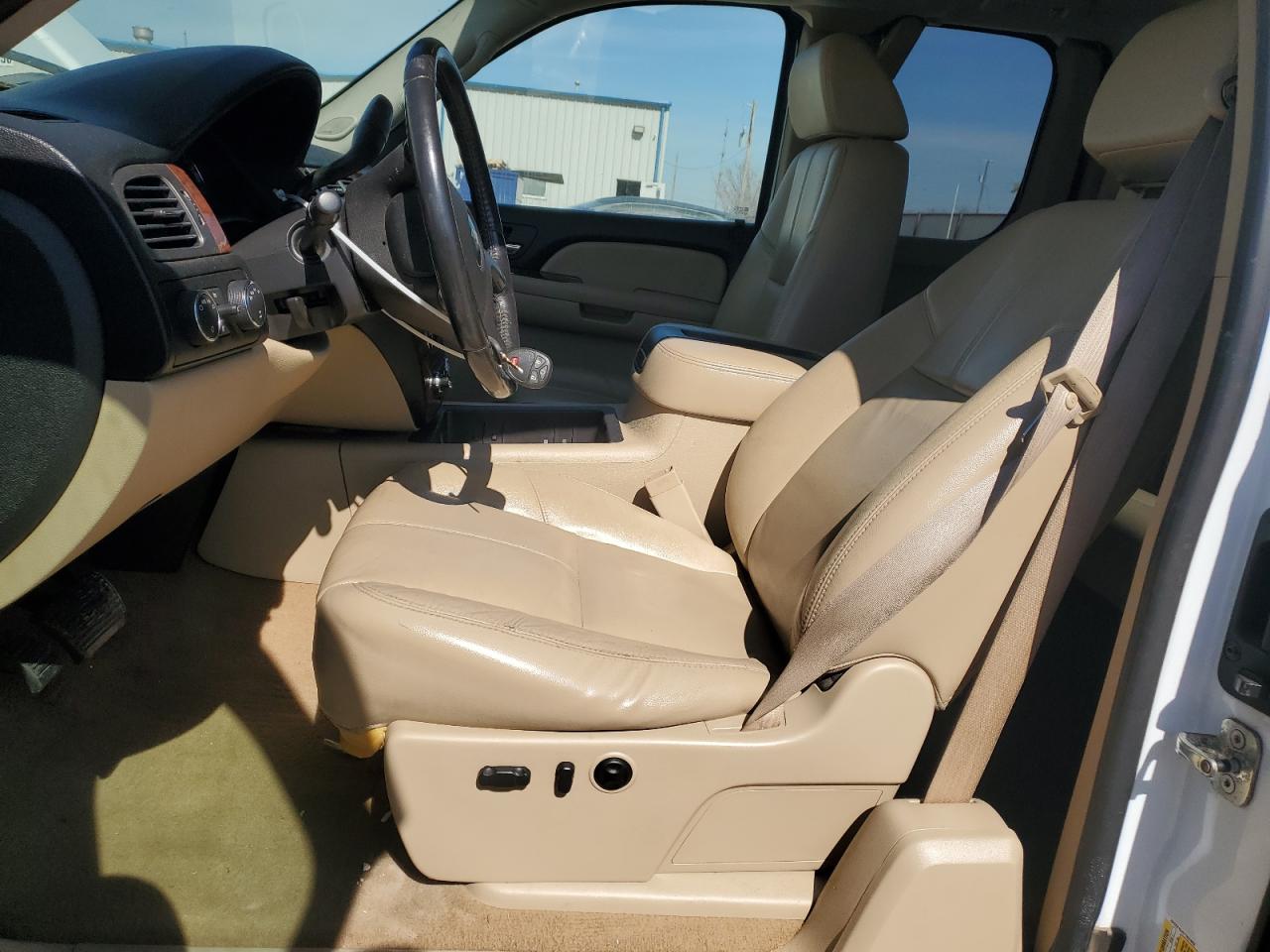 2007 Chevrolet Silverado - Image 7