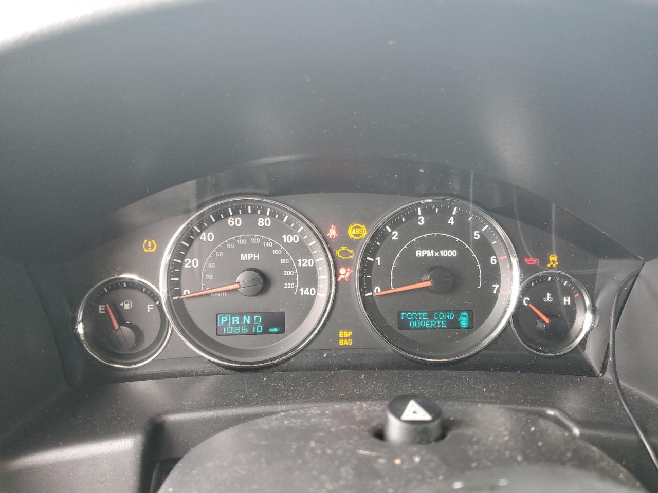 2007 Jeep Commander - Image 9