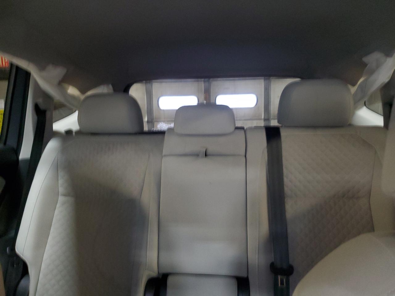 2018 Volkswagen Tiguan - Image 10