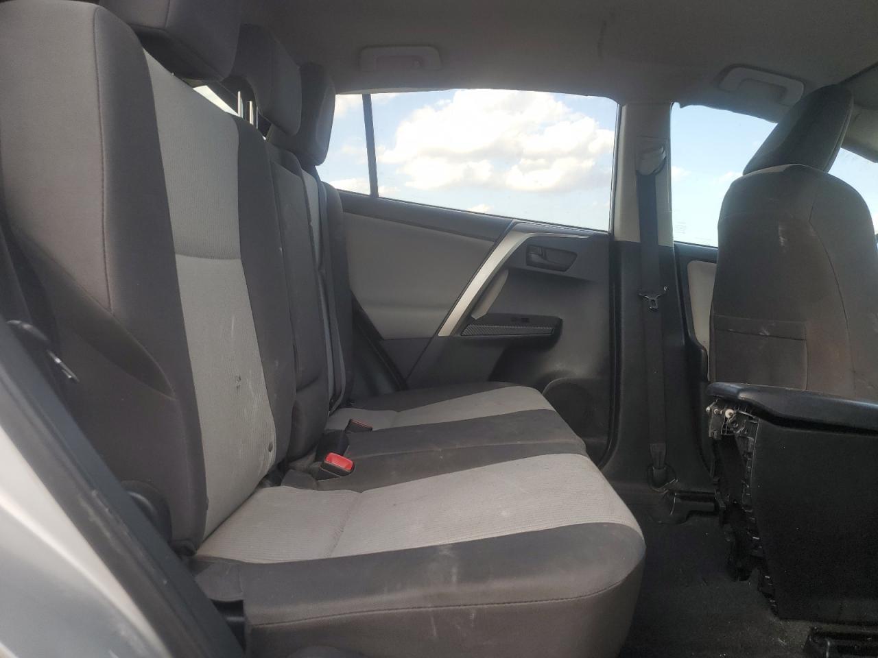 2015 Toyota RAV 4 - Image 11