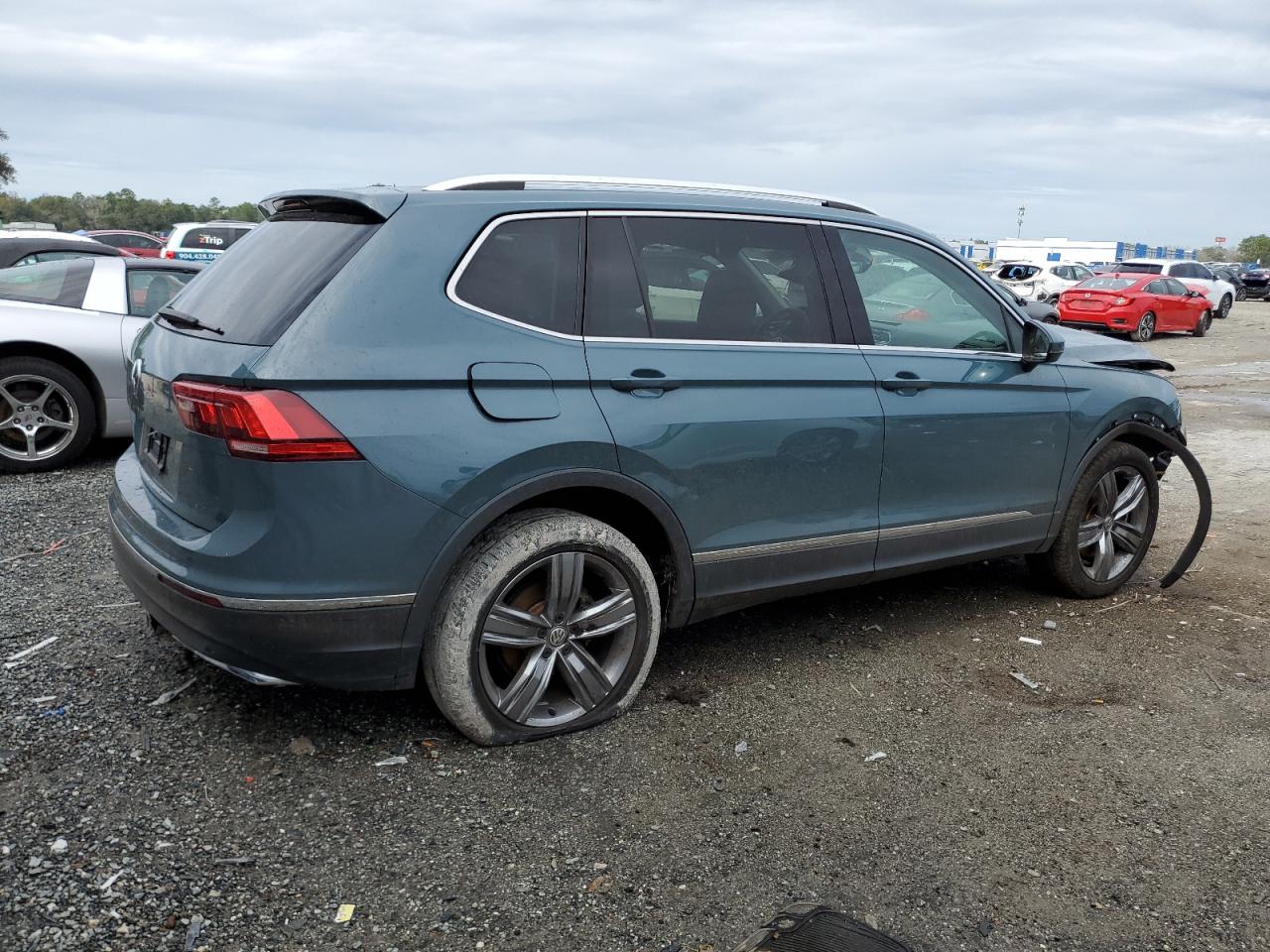 2020 Volkswagen Tiguan - Image 3