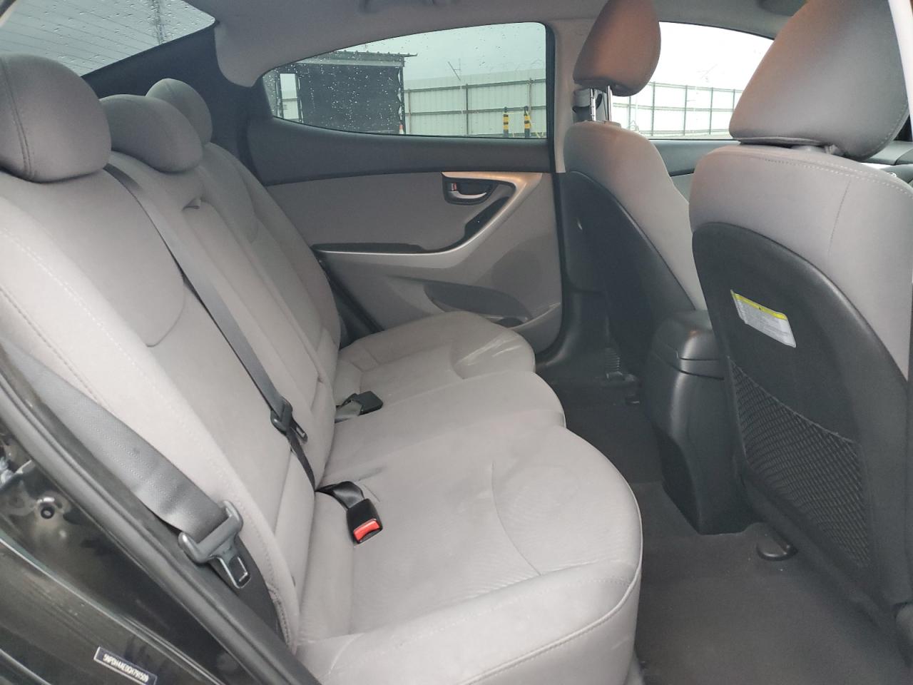 2016 Hyundai Elantra - Image 10