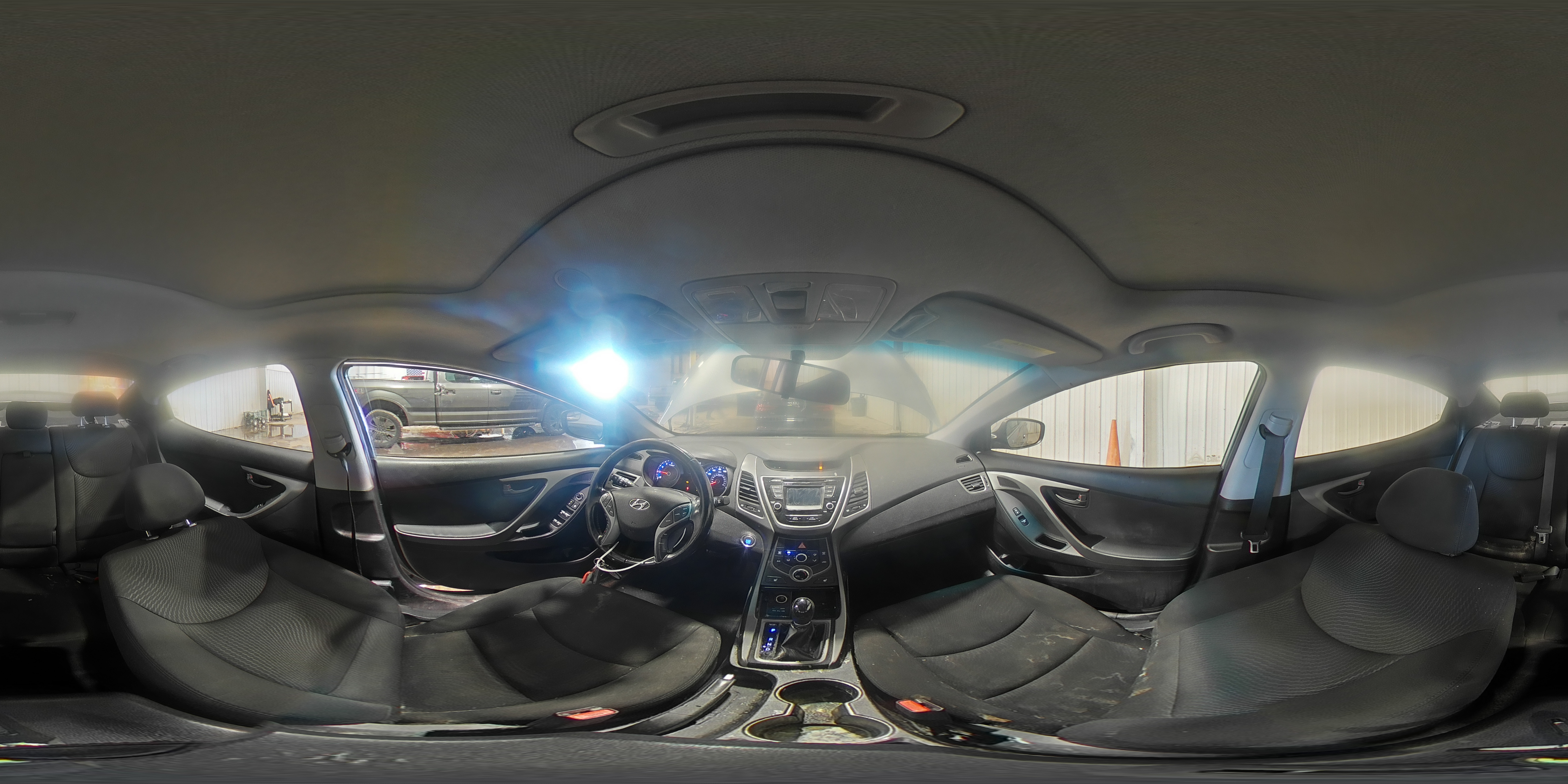2016 Hyundai Elantra - Image 14