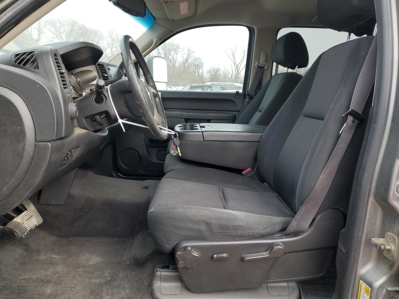 2012 Chevrolet Silverado - Image 7