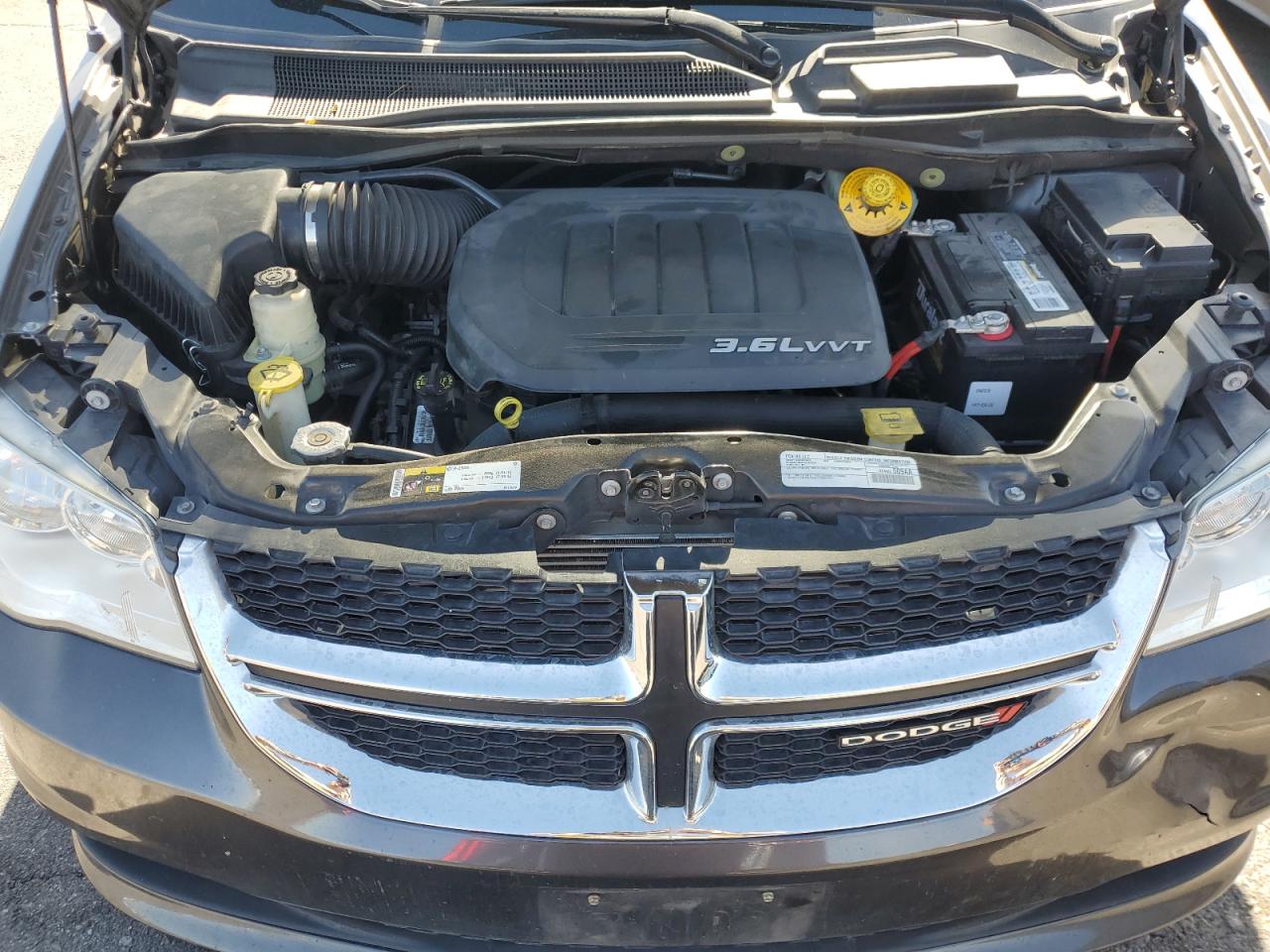 2016 Dodge Caravan - Image 12