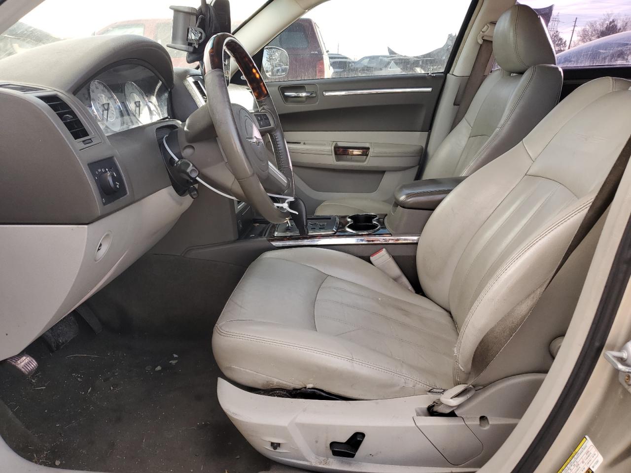 2008 Chrysler 300 - Image 7