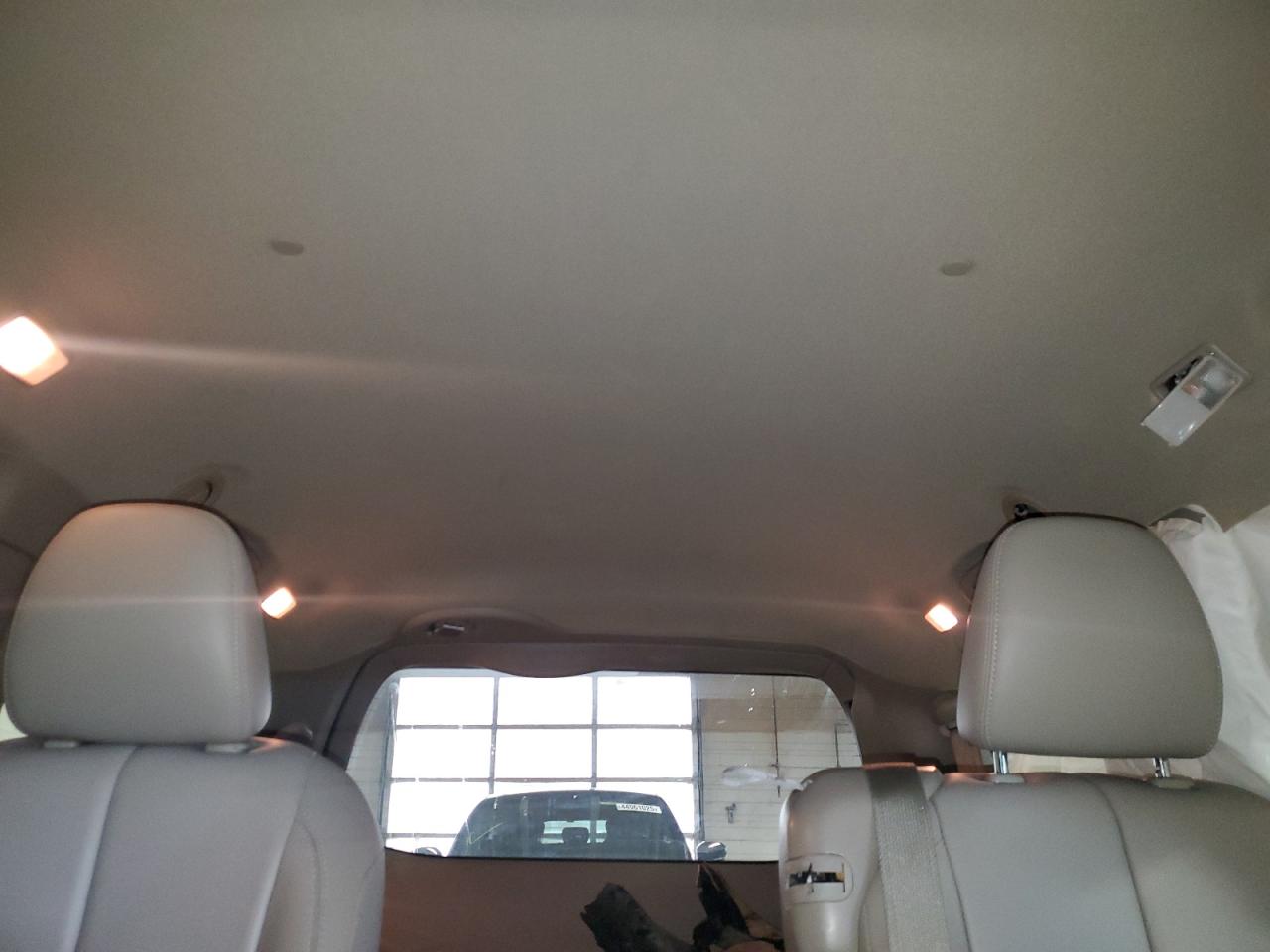 2014 Toyota Sienna - Image 10