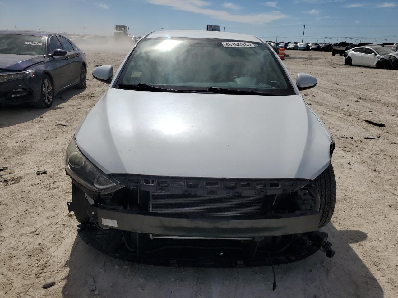 2017 Hyundai Elantra - Image 5