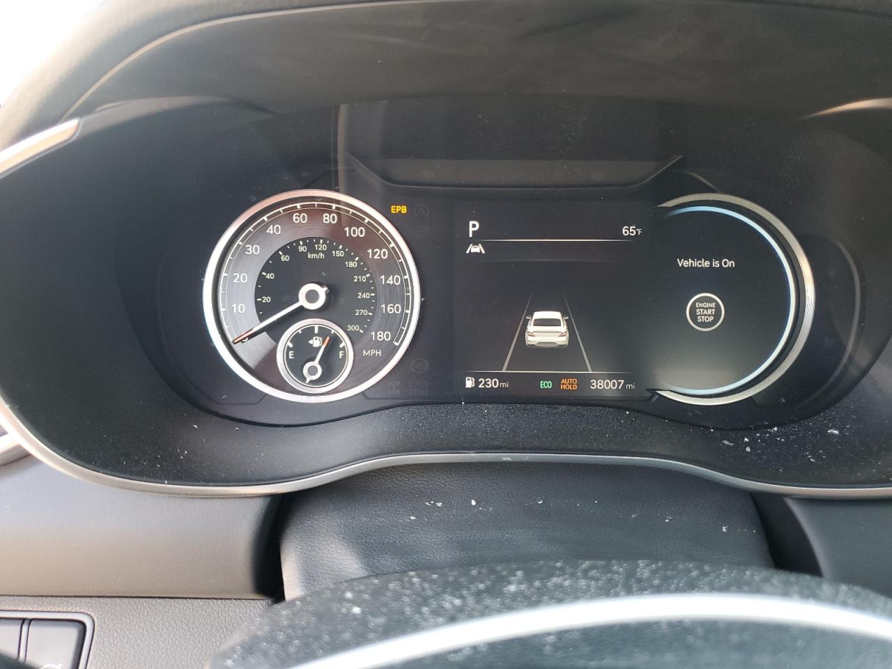 2022 Genesis G70 - Image 9