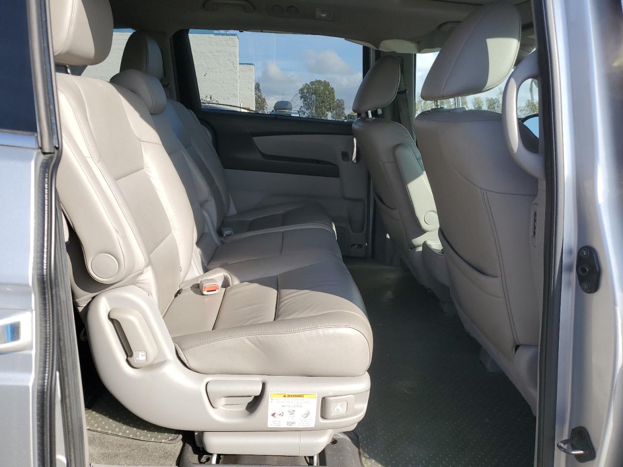 2015 Honda Odyssey - Image 11