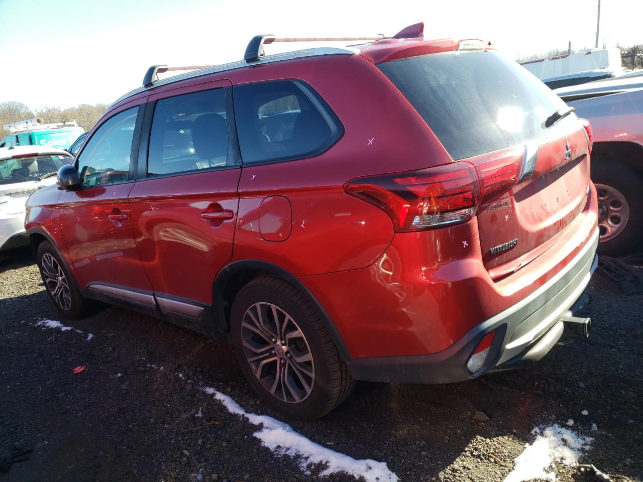 2018 Mitsubishi Outlander - Image 2