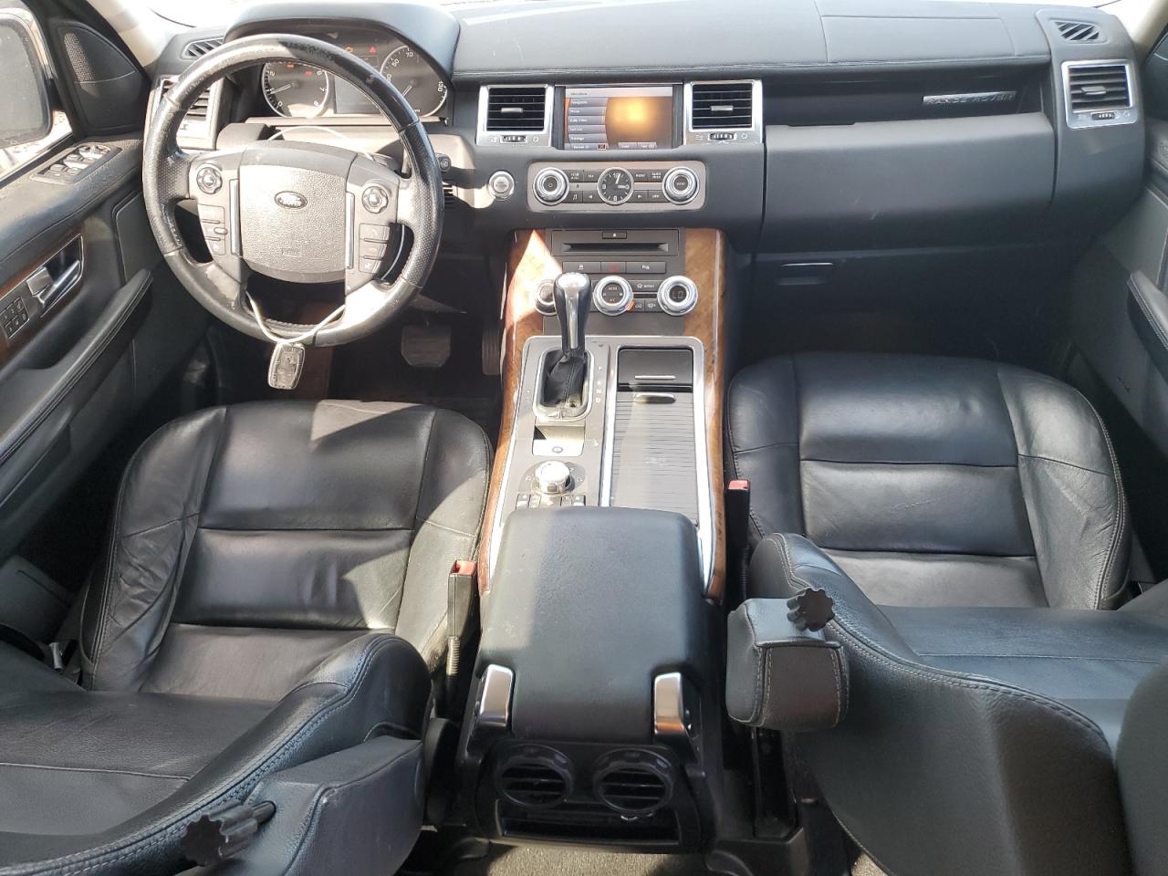 2010 Land Rover Range Rover - Image 8