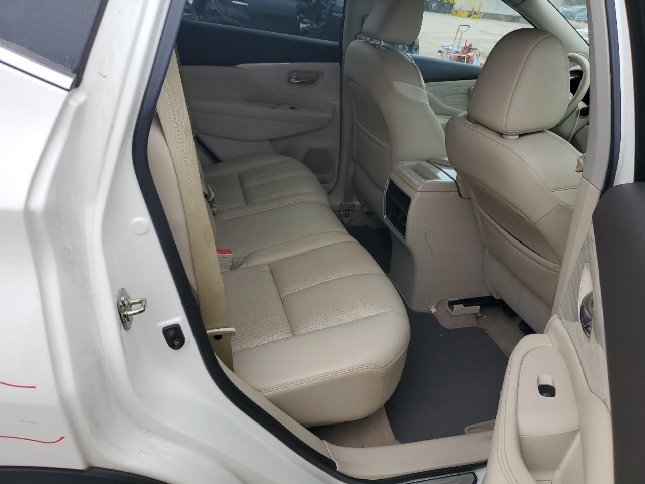 2015 Nissan Murano - Image 11