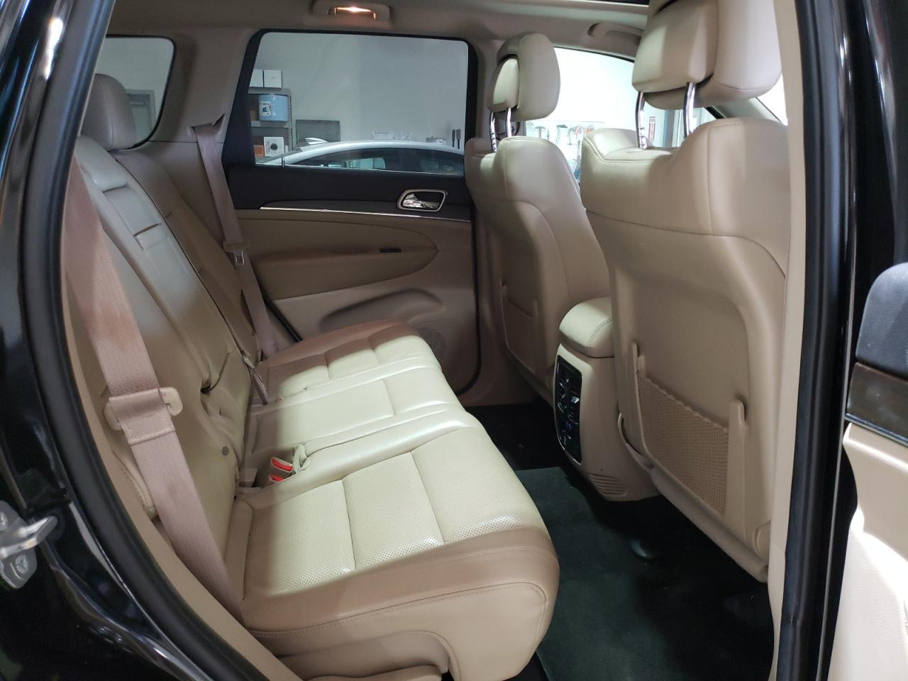 2014 Jeep Grand Cherokee - Image 11