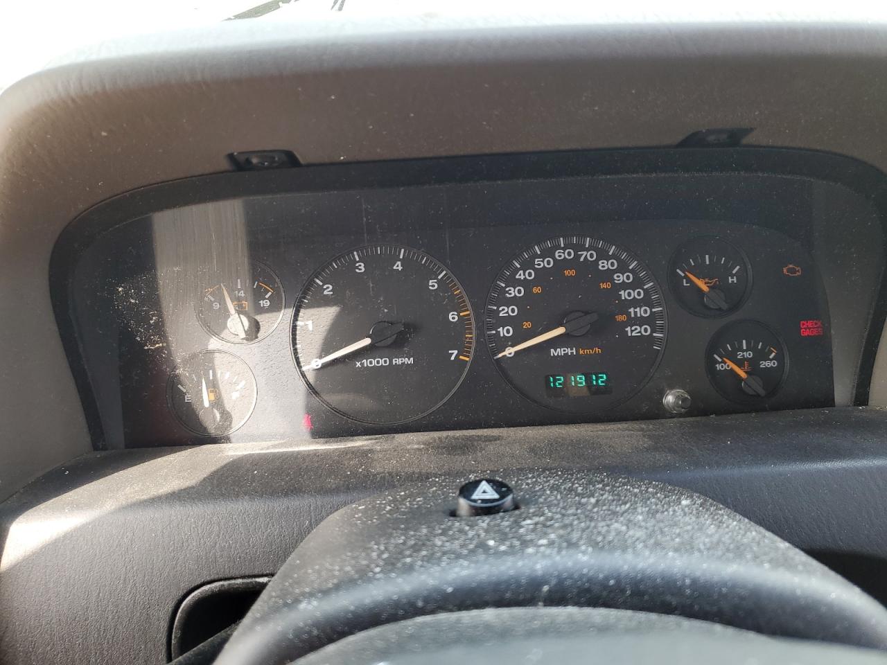 2002 Jeep Grand Cherokee - Image 9