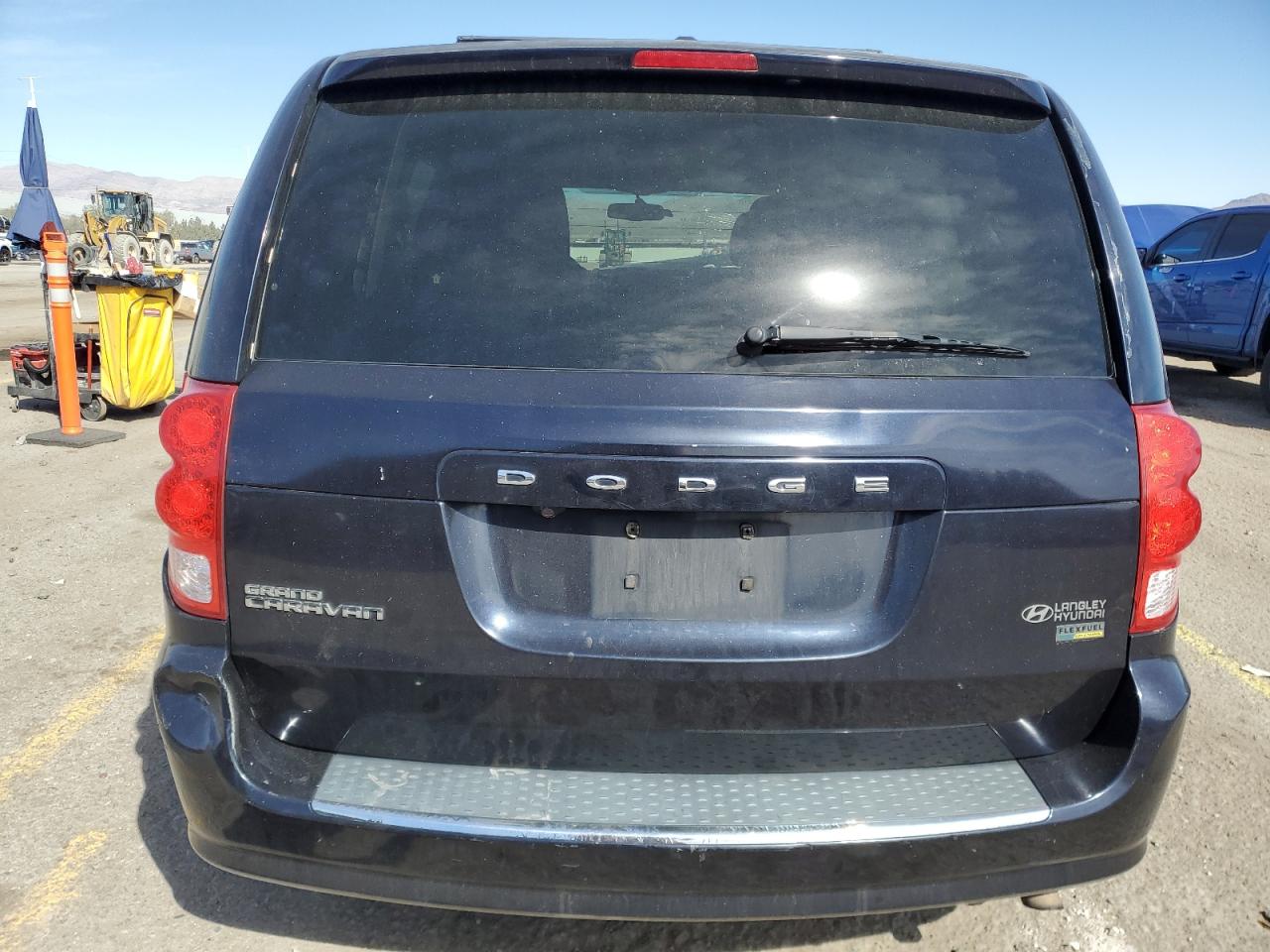 2011 Dodge Caravan - Image 6