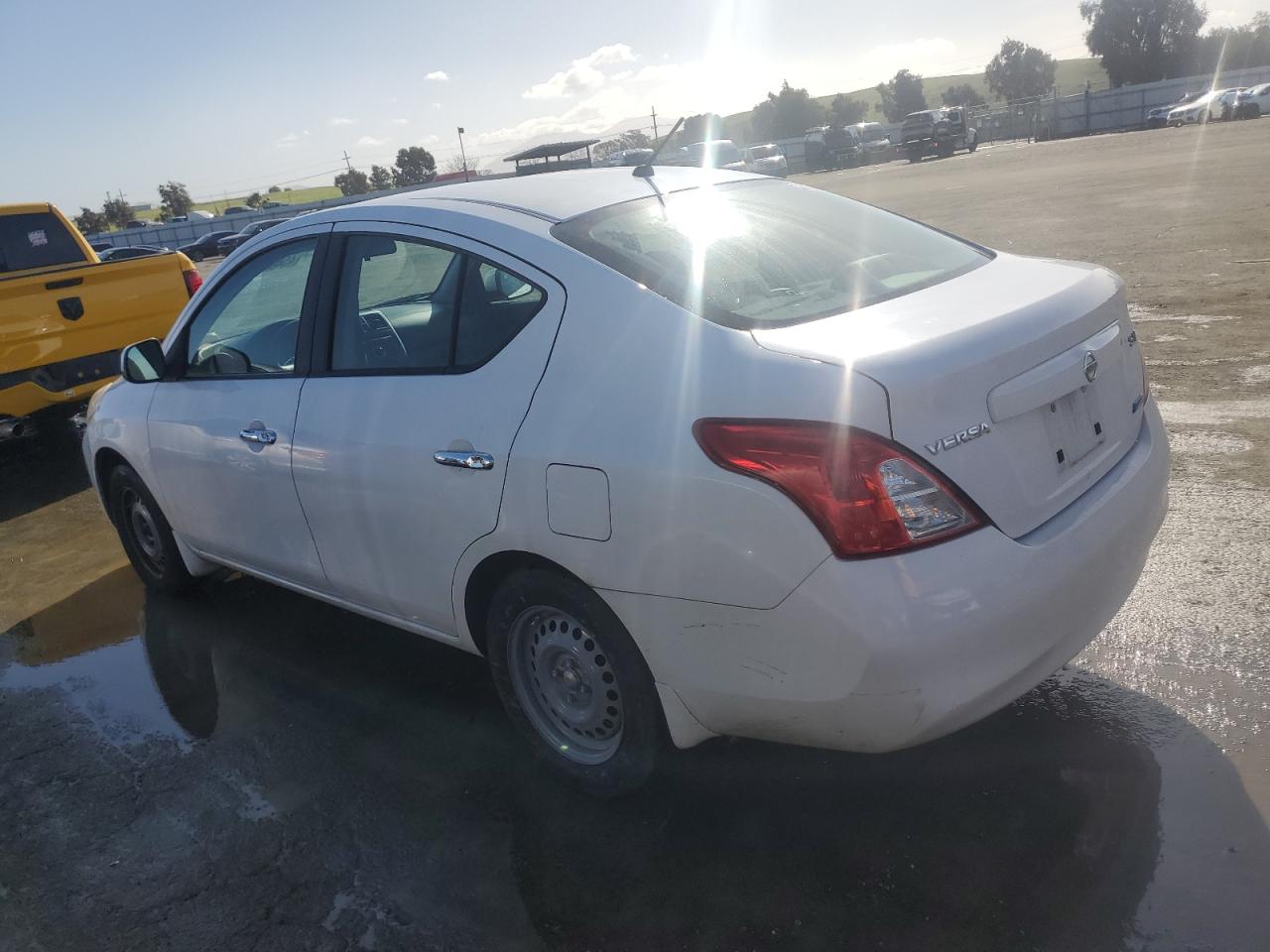2012 Nissan Versa - Image 2