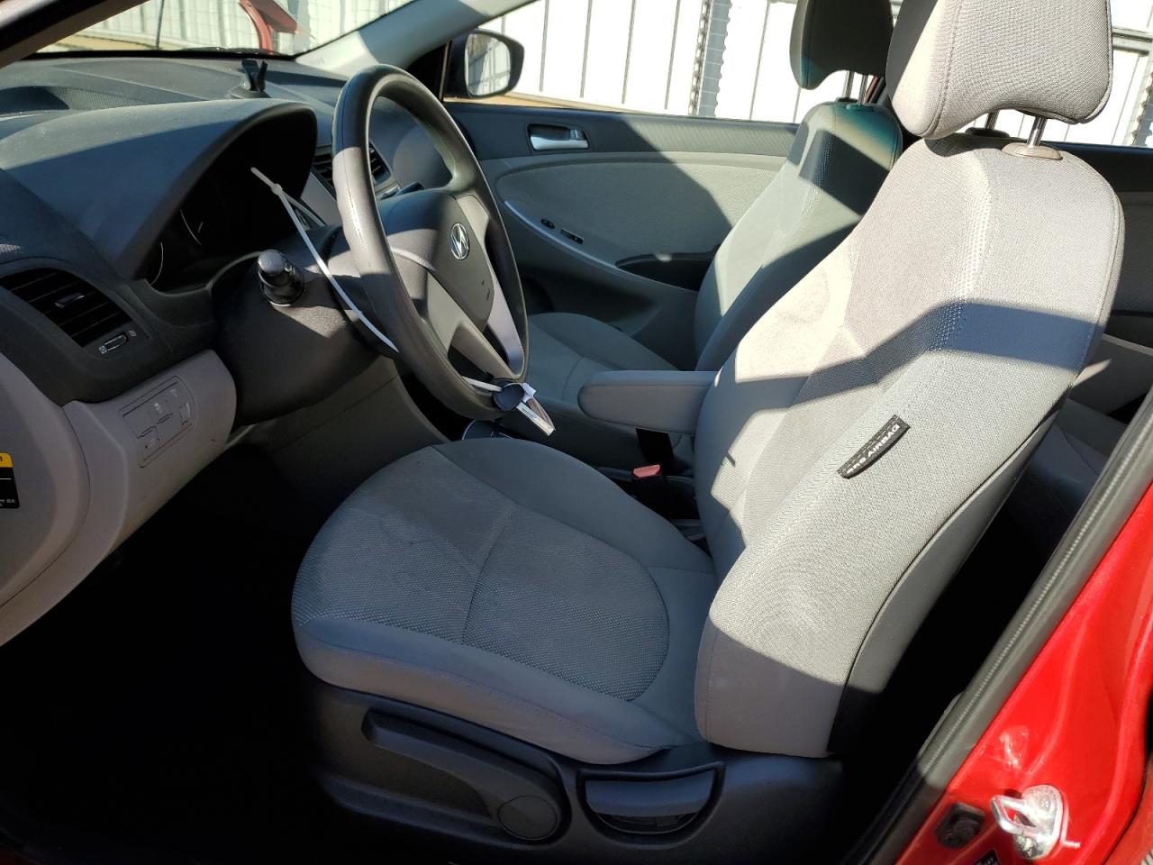 2013 Hyundai Accent - Image 7