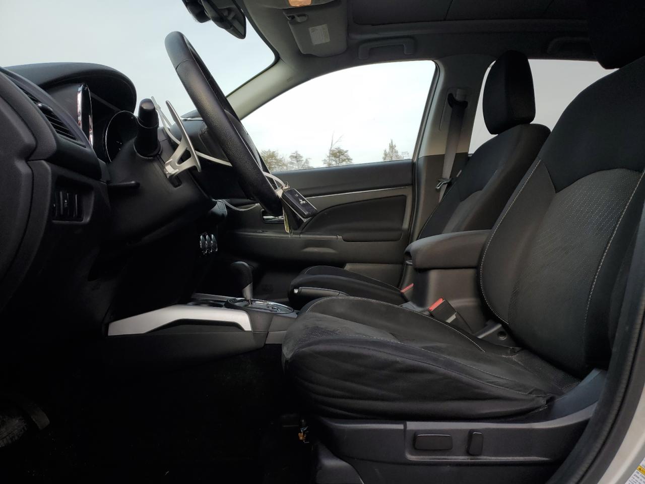 2014 Mitsubishi Outlander - Image 7