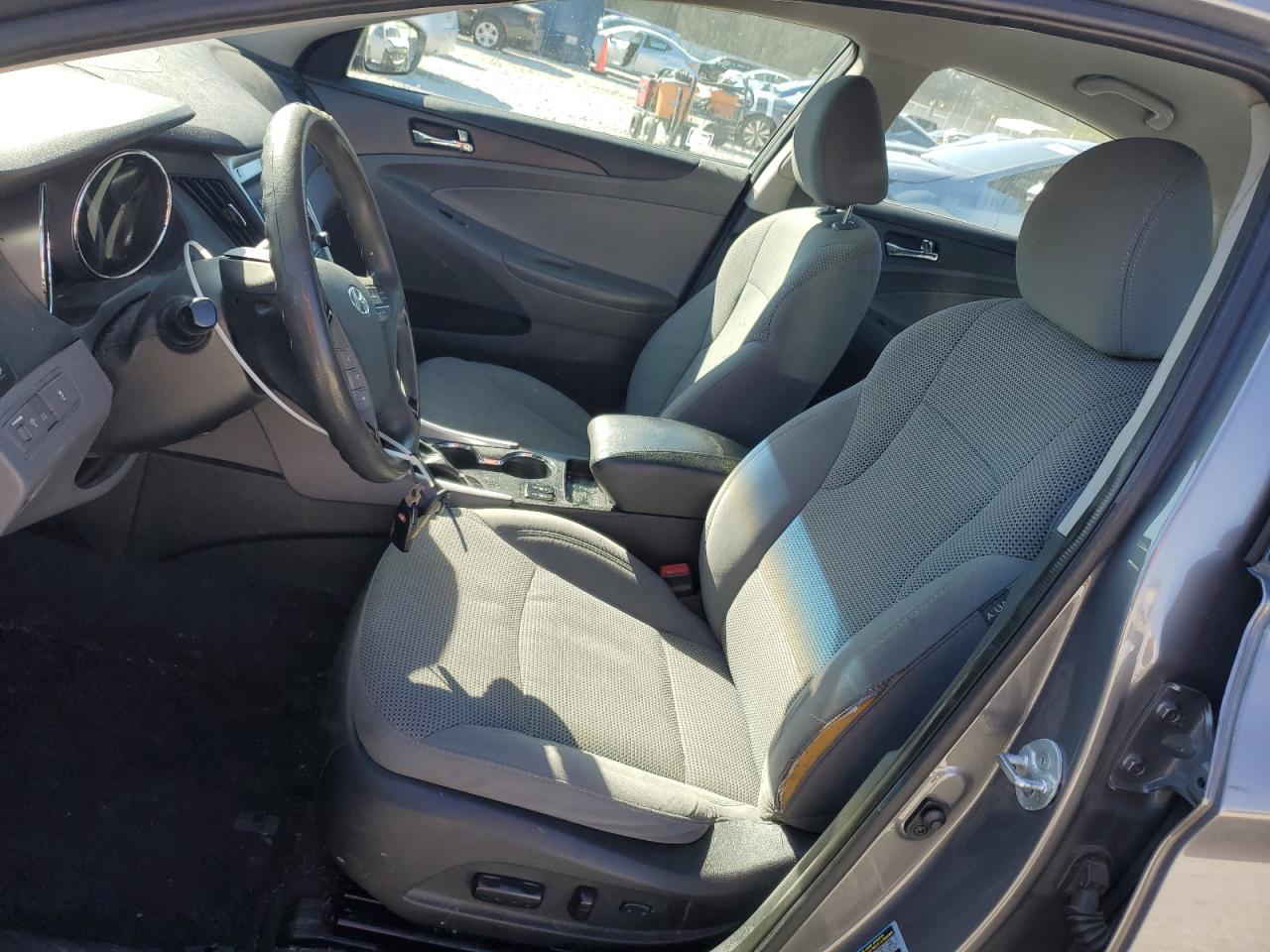 2014 Hyundai Sonata - Image 7