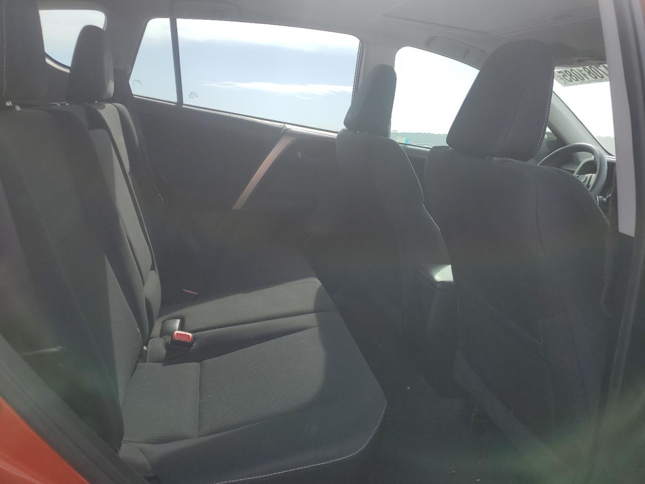 2015 Toyota RAV 4 - Image 10