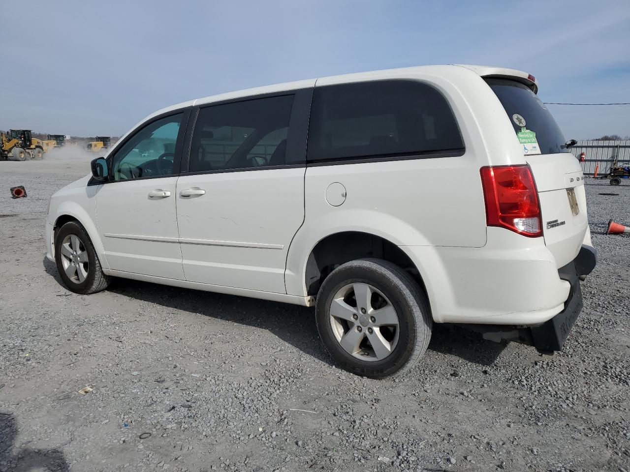 2013 Dodge Caravan - Image 2