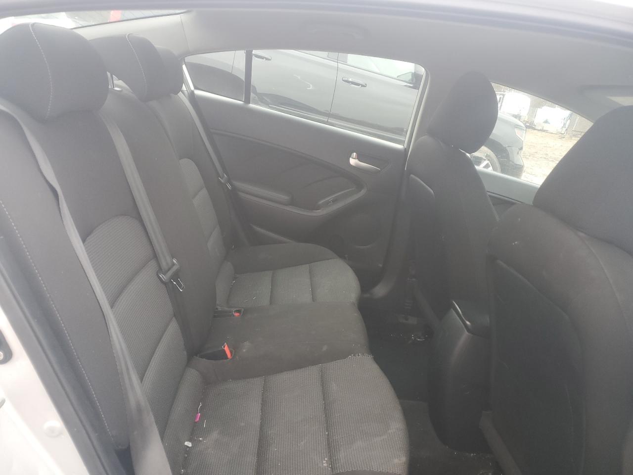 2017 Kia Forte - Image 10