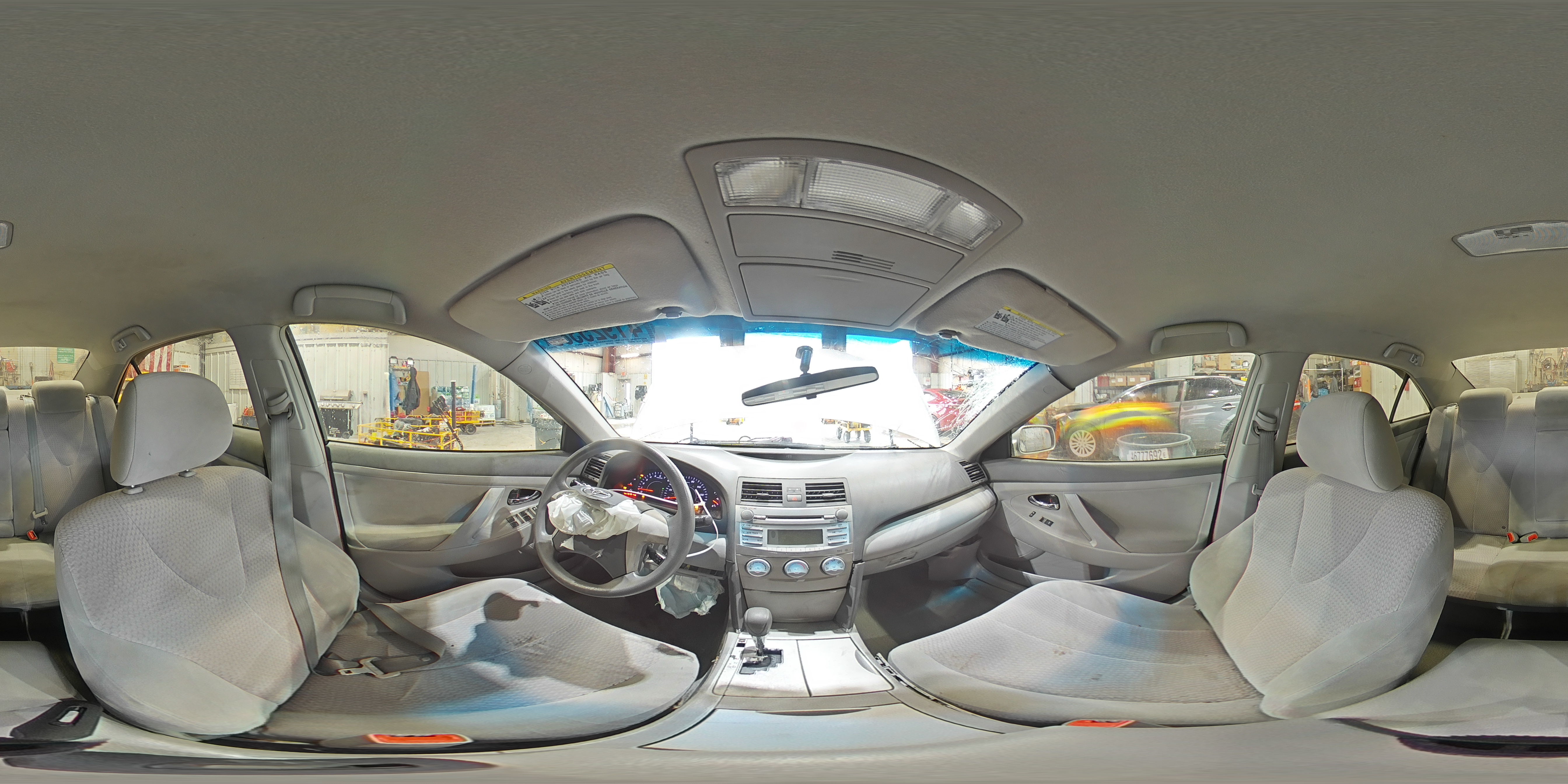 2011 Toyota Camry - Image 13