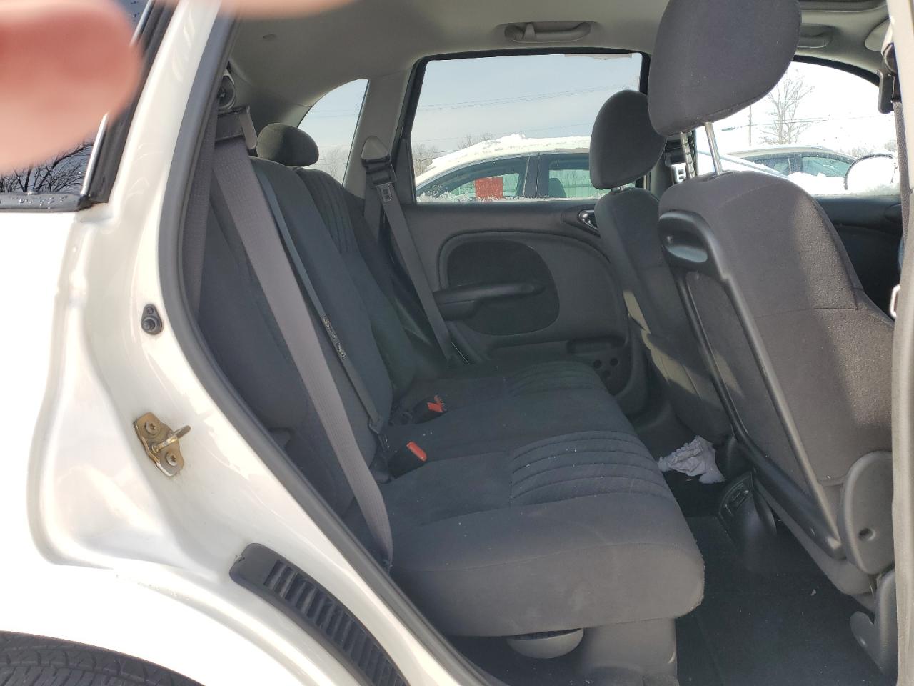 2003 Chrysler PT Cruiser - Image 10