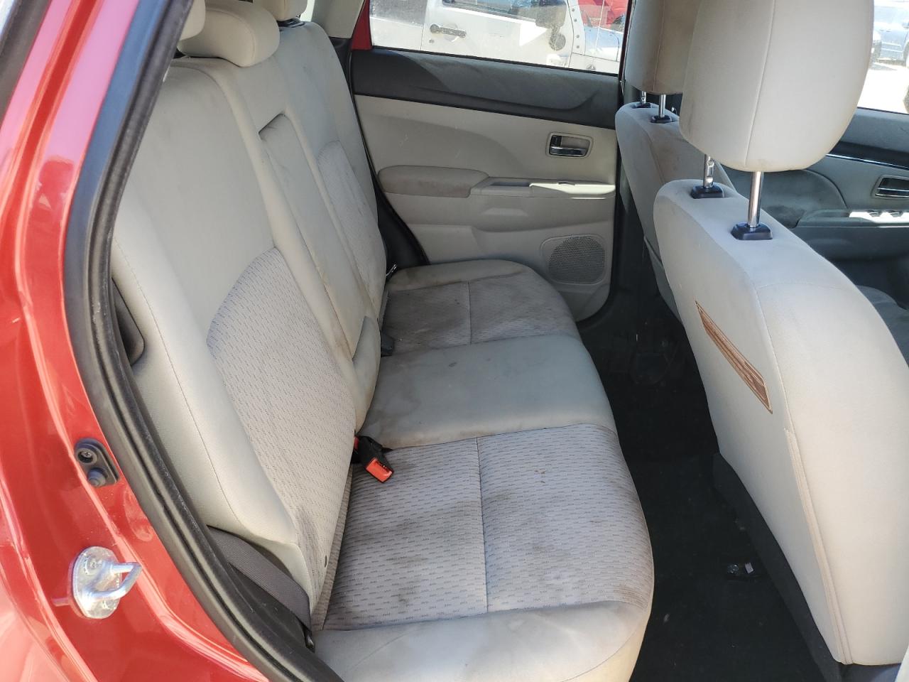 2017 Mitsubishi Outlander - Image 11