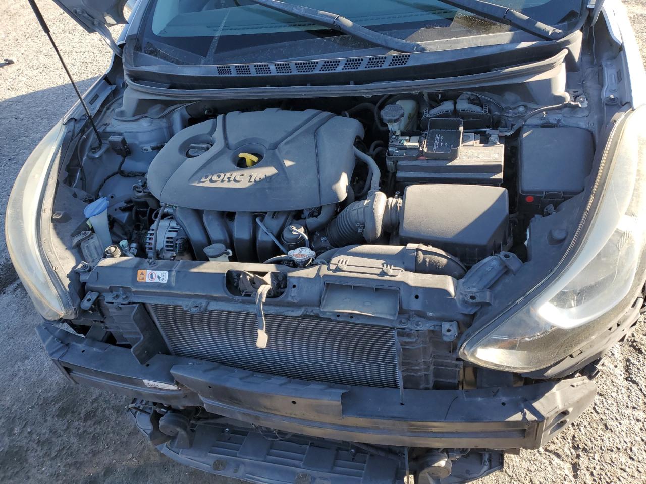 2016 Hyundai Elantra - Image 11