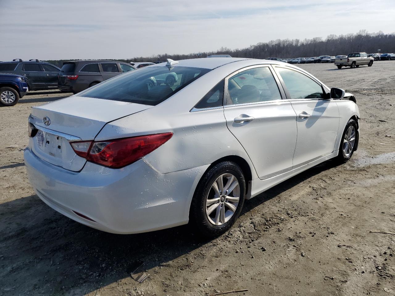 2013 Hyundai Sonata - Image 3